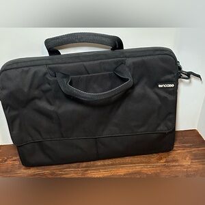 Incase MacBook Pro 13” - 14” /‎ Air 13” Black Carrying Case Laptop 2 Handles.